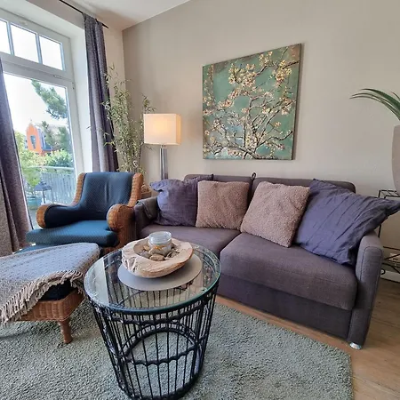 Strandstrasse 32 - 04-20